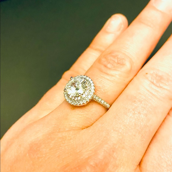 Cubic Zirconia Round Ring - Picture 3 of 7